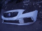 Volvo V40 (12-) Бампер передний